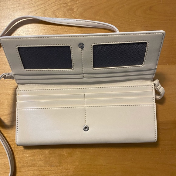 Matt & Nat vegan leather clutch bag - Picture 5 of 16